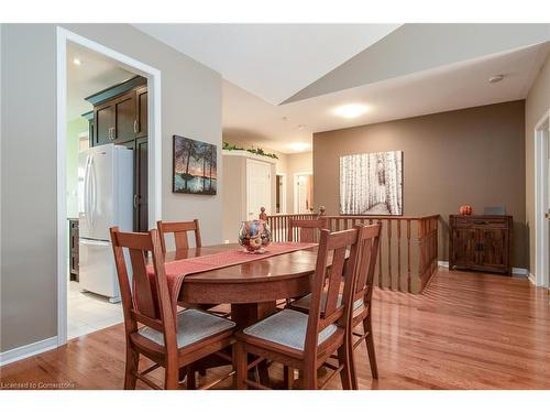 181 Doon Mills Drive, Kitchener, ON - Indoor Photo Showing Dining Room