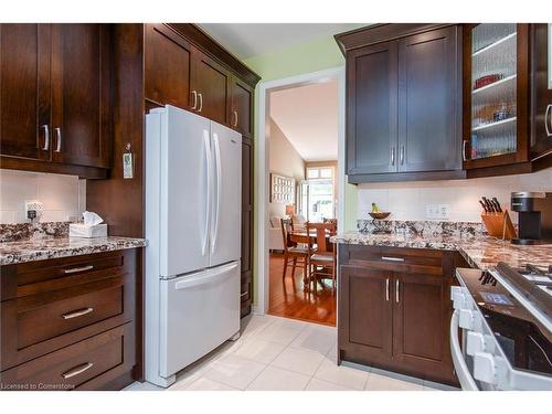 181 Doon Mills Drive, Kitchener, ON - Indoor Photo Showing Kitchen