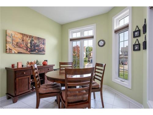 181 Doon Mills Drive, Kitchener, ON - Indoor Photo Showing Dining Room