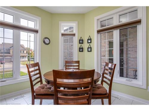 181 Doon Mills Drive, Kitchener, ON - Indoor Photo Showing Dining Room