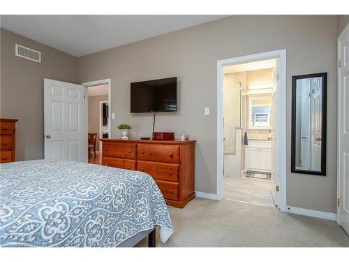 181 Doon Mills Drive, Kitchener, ON - Indoor Photo Showing Bedroom