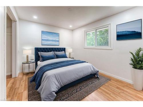 24 Old Chicopee Drive, Kitchener, ON - Indoor Photo Showing Bedroom