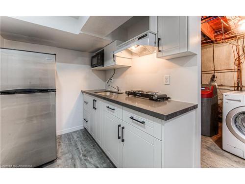 24 Old Chicopee Drive, Kitchener, ON - Indoor Photo Showing Laundry Room