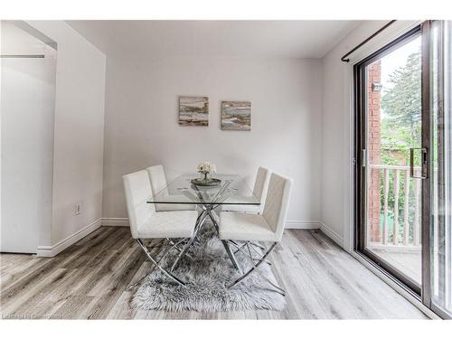 24 Old Chicopee Drive, Kitchener, ON - Indoor Photo Showing Dining Room