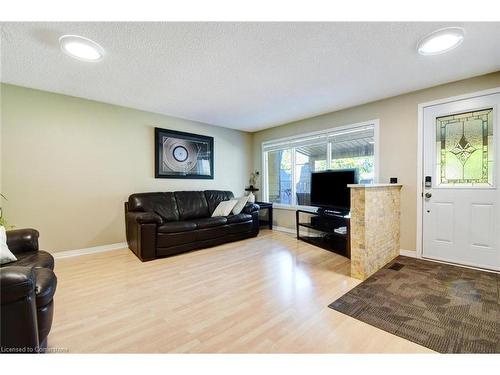 65 Brendawood Crescent, Waterloo, ON - Indoor Photo Showing Living Room