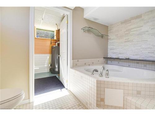 65 Brendawood Crescent, Waterloo, ON - Indoor Photo Showing Bathroom