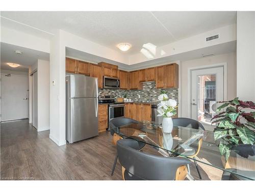 202-175 Commonwealth Street, Kitchener, ON - Indoor Photo Showing Kitchen