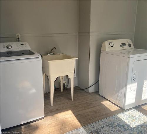 10 Blair Lane, Cambridge, ON - Indoor Photo Showing Laundry Room