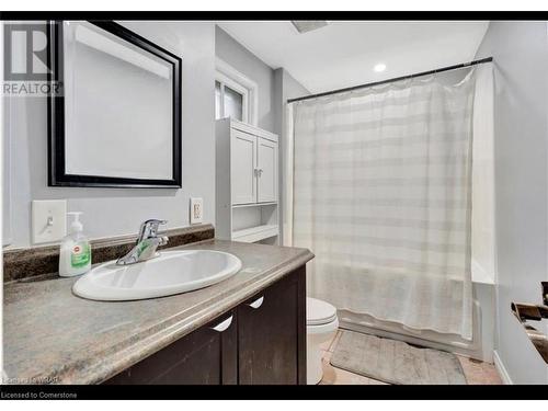 10 Blair Lane, Cambridge, ON - Indoor Photo Showing Bathroom