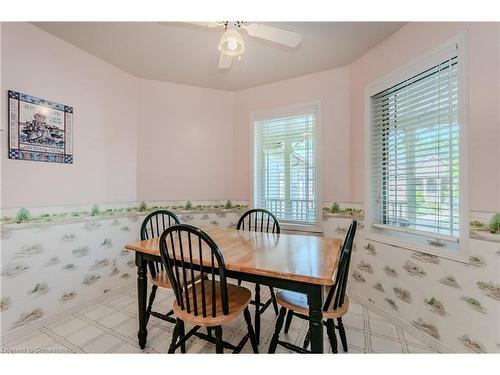 22-50 Midland Drive, Kitchener, ON - Indoor Photo Showing Dining Room