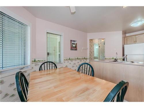 22-50 Midland Drive, Kitchener, ON - Indoor Photo Showing Dining Room