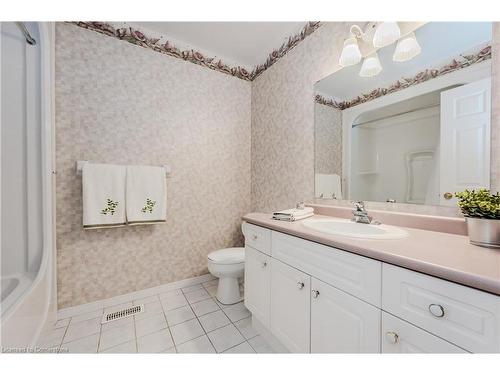 22-50 Midland Drive, Kitchener, ON - Indoor Photo Showing Bathroom