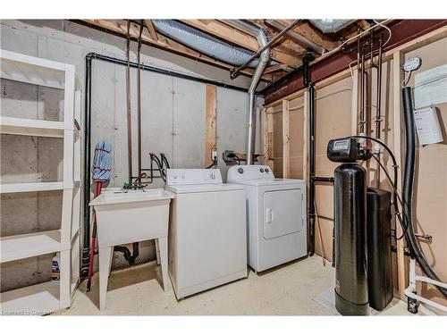 22-50 Midland Drive, Kitchener, ON - Indoor Photo Showing Laundry Room