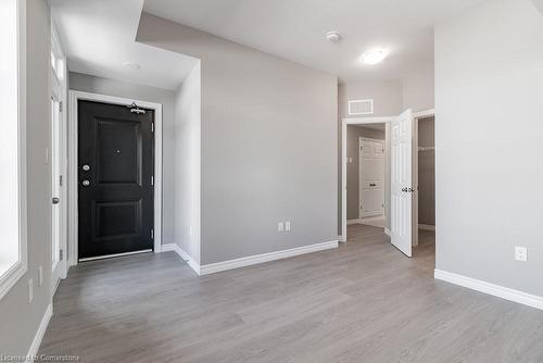 158 Wheat Lane, Kitchener, ON - Indoor Photo Showing Other Room