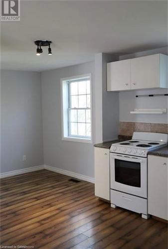 10 Blair Lane, Cambridge, ON - Indoor Photo Showing Kitchen