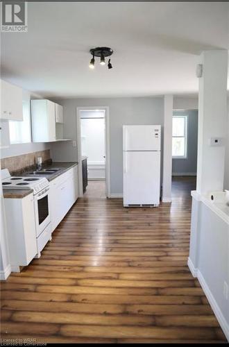 10 Blair Lane, Cambridge, ON - Indoor Photo Showing Kitchen With Double Sink