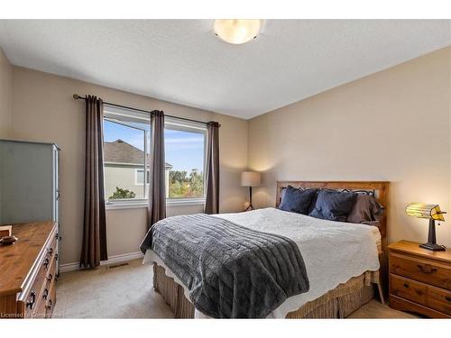 38 Manhattan Circle, Cambridge, ON - Indoor Photo Showing Bedroom