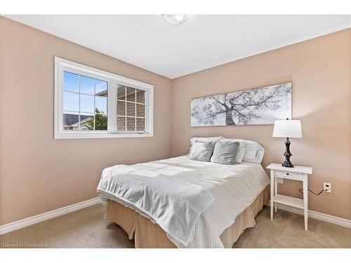 38 Manhattan Circle, Cambridge, ON - Indoor Photo Showing Bedroom