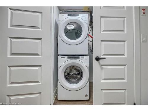 59-99 Roger Street Street, Waterloo, ON - Indoor Photo Showing Laundry Room