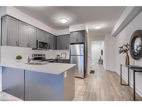 59-99 Roger Street Street, Waterloo, ON - Indoor Photo Showing Kitchen With Double Sink With Upgraded Kitchen