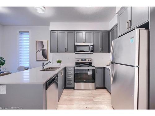 59-99 Roger Street Street, Waterloo, ON - Indoor Photo Showing Kitchen With Double Sink