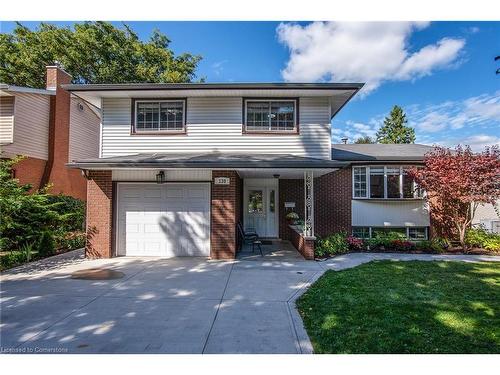 130 Greenbrier Drive, Waterloo, ON - Outdoor With Facade