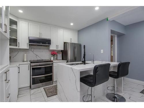 130 Greenbrier Drive, Waterloo, ON - Indoor Photo Showing Kitchen