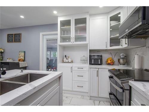 130 Greenbrier Drive, Waterloo, ON - Indoor Photo Showing Kitchen