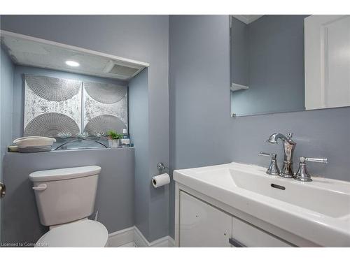 130 Greenbrier Drive, Waterloo, ON - Indoor Photo Showing Bathroom