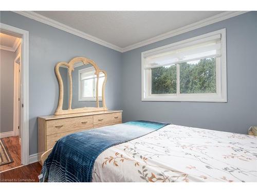 130 Greenbrier Drive, Waterloo, ON - Indoor Photo Showing Bedroom