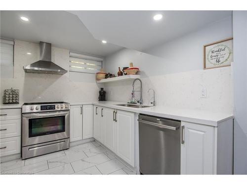 130 Greenbrier Drive, Waterloo, ON - Indoor Photo Showing Kitchen With Double Sink With Upgraded Kitchen