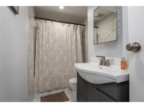 130 Greenbrier Drive, Waterloo, ON - Indoor Photo Showing Bathroom