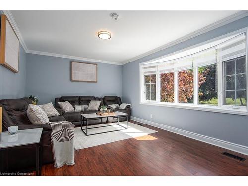 130 Greenbrier Drive, Waterloo, ON - Indoor Photo Showing Living Room