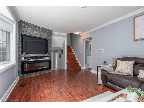 130 Greenbrier Drive, Waterloo, ON - Indoor Photo Showing Living Room