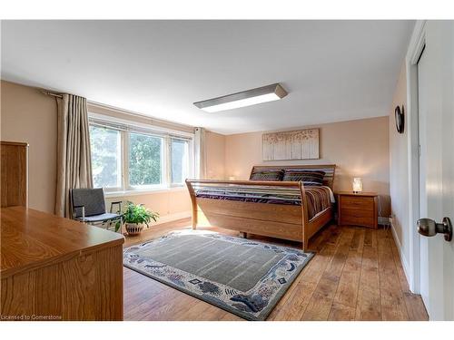 11 Belmont Avenue W, Kitchener, ON - Indoor Photo Showing Bedroom