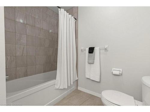 62-50 Pinnacle Drive, Kitchener, ON - Indoor Photo Showing Bathroom