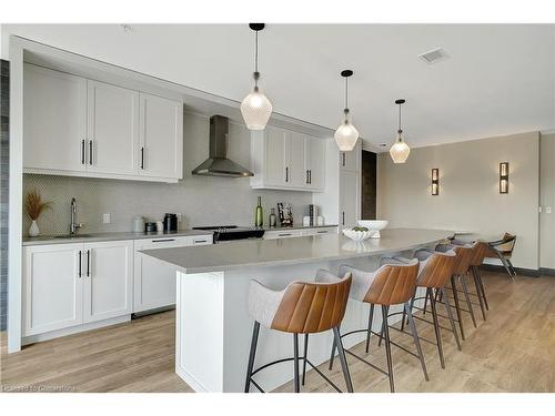 1712-50 Grand Avenue S, Cambridge, ON - Indoor Photo Showing Kitchen With Upgraded Kitchen