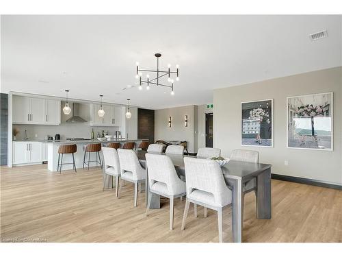 1712-50 Grand Avenue S, Cambridge, ON - Indoor Photo Showing Dining Room