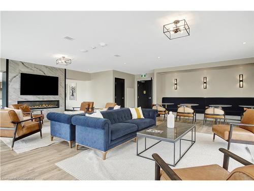 1712-50 Grand Avenue S, Cambridge, ON - Indoor Photo Showing Living Room With Fireplace