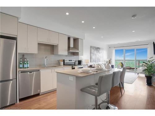 1712-50 Grand Avenue S, Cambridge, ON - Indoor Photo Showing Kitchen With Stainless Steel Kitchen With Upgraded Kitchen