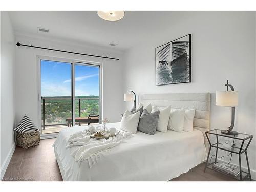 1712-50 Grand Avenue S, Cambridge, ON - Indoor Photo Showing Bedroom