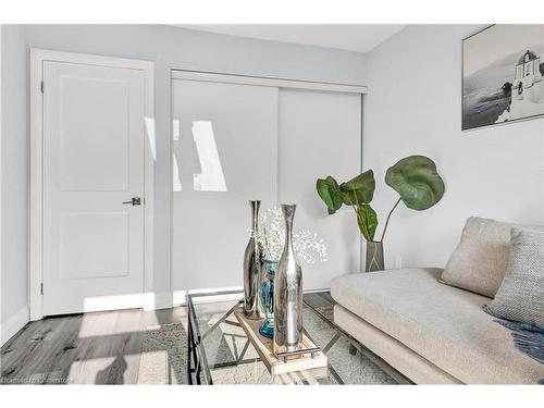 5-110 Fergus Avenue, Kitchener, ON - Indoor Photo Showing Bedroom