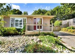 73 Rossford Crescent  Kitchener, ON N2M 2H8