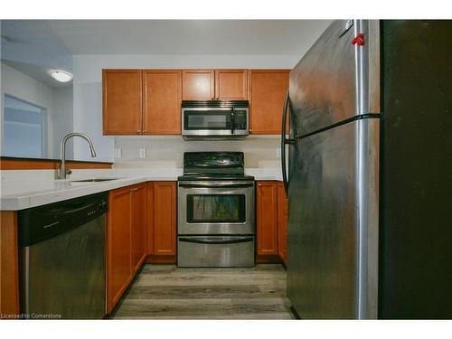 405-8 Harris Street, Cambridge, ON - Indoor Photo Showing Kitchen