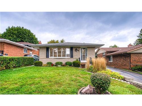 18 Bosworth Crescent, Kitchener, ON - Outdoor