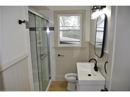 57 Woodward Avenue, Kitchener, ON - Indoor Photo Showing Bathroom