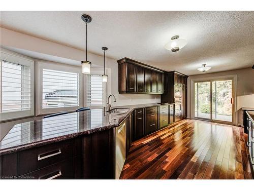 148 Oneida Place, Kitchener, ON - Indoor Photo Showing Kitchen