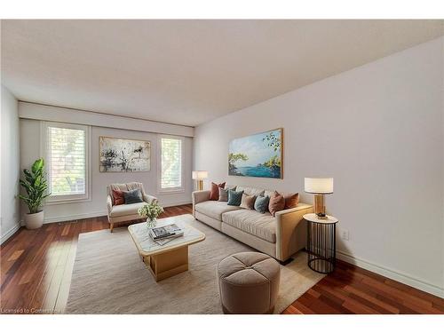 148 Oneida Place, Kitchener, ON - Indoor Photo Showing Living Room