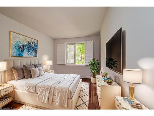 148 Oneida Place, Kitchener, ON - Indoor Photo Showing Bedroom