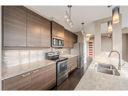 604-112 Benton Street, Kitchener, ON - Indoor Photo Showing Kitchen With Stainless Steel Kitchen With Double Sink With Upgraded Kitchen